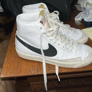 Nike blazer mid vintage 77